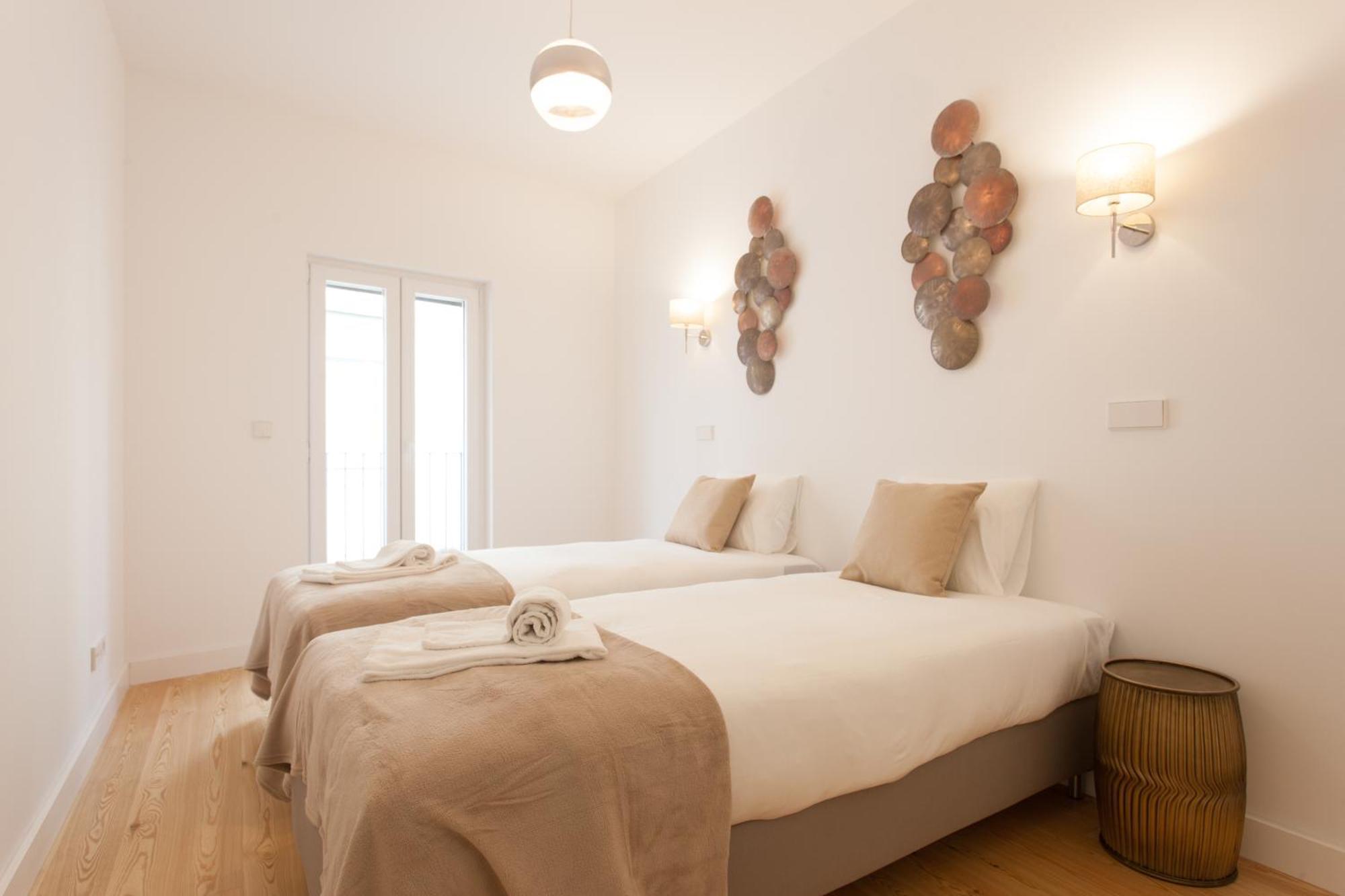 Mouraria Blue Three-Bedroom Apartment W/ Parking - By Lu Holidays Lisboa المظهر الخارجي الصورة