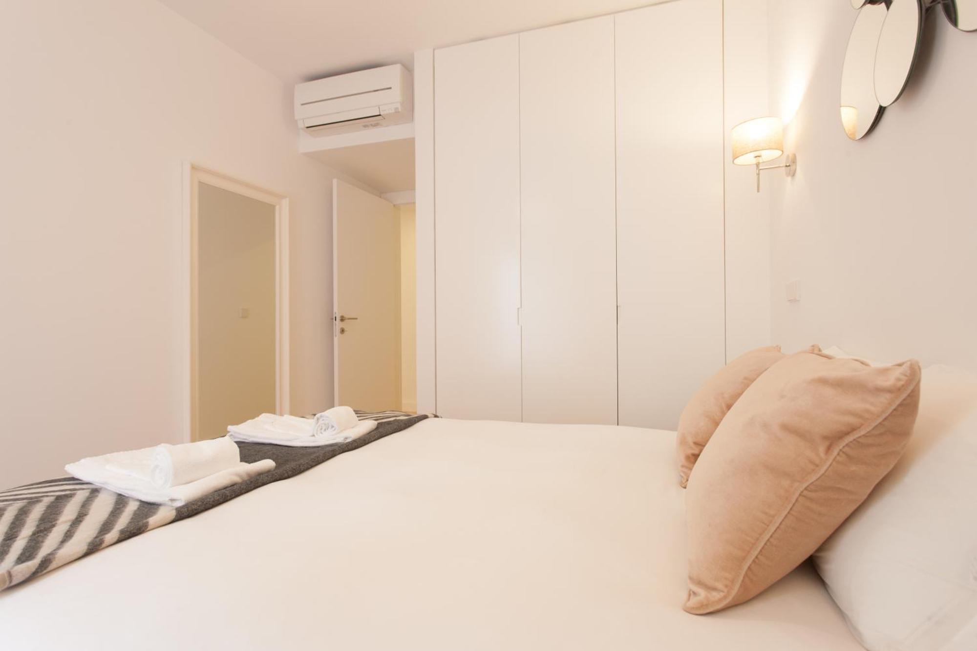 Mouraria Blue Three-Bedroom Apartment W/ Parking - By Lu Holidays Lisboa المظهر الخارجي الصورة