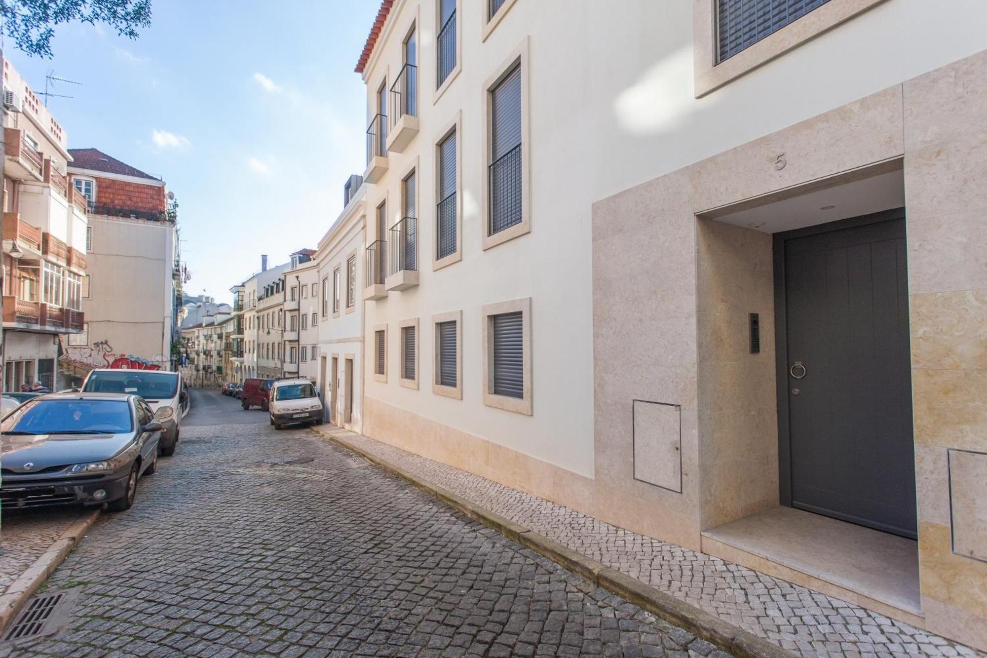 Mouraria Blue Three-Bedroom Apartment W/ Parking - By Lu Holidays Lisboa المظهر الخارجي الصورة